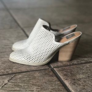 Cream target by dolce vita mules